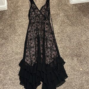 Sundance Black Lace Ruffled Handkerchief Hem Elegant Dress